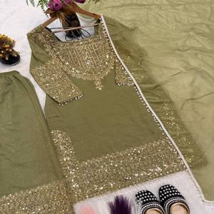 Conjunto Sharara VASTRA COTTAGE con Top Bordado de Seda Gruesa y Texturizada, Mangas Largas y Dupatta con Lentejuelas, Ideal para Eventos Festivos - Product Image 1