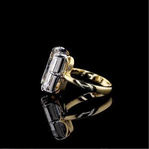 Anillo de Diamante Cultivado en Laboratorio con Certificación IGI y Claridad VVS-VS, Corte Esmeralda Radiante, en Oro, Joyería Fina para Mujer - Product Image 5