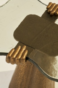 Mesa de Bar Artística de Aluminio Fundido con Base Cónica Esculpida, Acabado Texturizado, Tapa de Vidrio de Diseño, Pieza Destacada, Acento de Lujo para el Hogar - Product Image 3