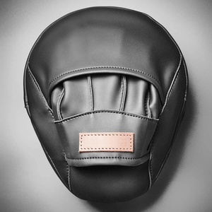 Vente en gros OEM de mitaines de boxe personnalisées en cuir Boxe Focus Kicking Pad Unisex Taekwondo Cuir de boxe incurvé Focus Mitaines de boxe - Product Image 5