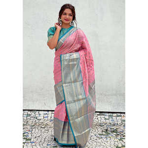 ผ้าไหมกันจิววารัมสีชมพูอ่อน  ชุดราตรีแบบดั้งเดิมปักดิ้นทอง  โดย Elite Weaves - Product Image 4