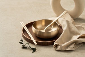 Juego de Vajilla de Bronce Antibacteriano 99.9% Forjado a Mano NOBBAN, Diseño Coreano, Apto para Lavavajillas, Elegante para Cenas Profesionales en el Hogar - Product Image 1