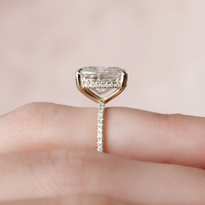 Bague de fiançailles en diamant taille coussin, or massif 18 carats, sertissage à griffes, style classique, pour femme, certifiée - Product Image 4