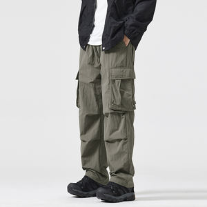 Gorpcore Explorer : Nylon ripstop léger et ourlets à fermeture à glissière pour des transitions fluides de la ville au sentier. - Product Image 2