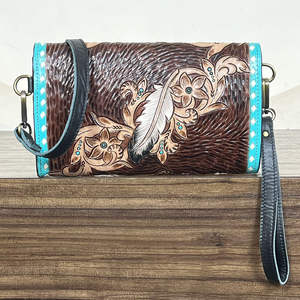 Sac bandoulière mini en cuir de vachette fait main, style vintage, motif crâne et floral, pochette de créateur pour femme – Collection Mars 2026 - Product Image 5