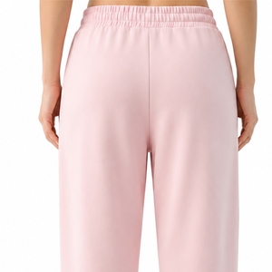 Pantalones deportivos de forro polar personalizados para mujer, tela suave, ajuste cómodo, ropa de descanso, tela transpirable y cómoda para mujer. - Product Image 5