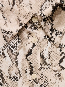 Camisa de Moda para Mujer, Tejida en Rayón, con Estampado de Serpiente, Satinada, con Botones, Manga Larga, con Cuello - Product Image 6