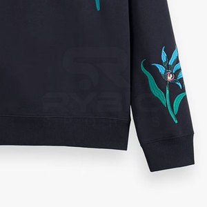 Sweat-shirt brodé élégant de haute qualité pour femme, décontracté pour les tenues du week-end et les looks modernes. - Product Image 4