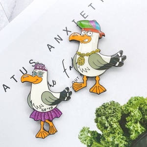 Usine promotionnelle d'insigne de broche en émail doux personnalisé en métal de la série animale - Product Image 1