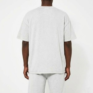 Conjunto de camiseta y pantalones cortos oversize para hombre, color gris claro, estilo minimalista y limpio, conjunto coordinado de verano, algodón suave, informal, dos piezas, OEM - Product Image 2