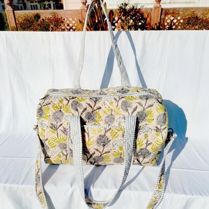 Bolsa de Viaje de Lujo Acolchada con Diseño Floral, Gran Capacidad, para Fin de Semana, Gimnasio, Hombro, Ligera, de Algodón, con Cierre - Product Image 3