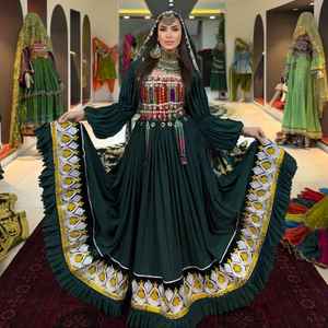 Robes de mariée afghanes Kuchi modernes, vert bordeaux profond, tissu fluide et doux, corsage avant richement orné, dentelle et volants - Product Image 5