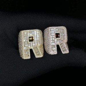 Bague Initiale Unisexe en Argent Sterling 925 avec Moissanite Diamantée Taille Baguette et Ronde Effet Givré, Style Hip Hop, pour Fiançailles et Anniversaire - Product Image 2