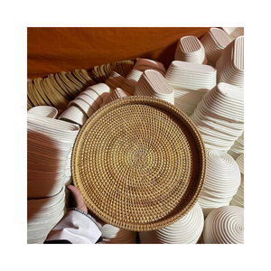 Cesta Redonda Pequeña de Mimbre Tejido para Guardar Joyas, Cosméticos y Artículos Personales - Product Image 2