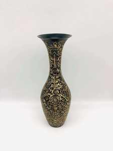 Jarrón Decorativo Vintage Negro de Lujo, Diseño Floral en Acrílico y Latón, Regalo Perfecto o Adorno para el Hogar a un Precio Razonable - Product Image 6