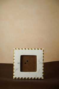 Cadre photo carré en marbre et métal personnalisé, réglable, fait main, pour mariage et décoration intérieure - Product Image 3