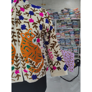 เสื้อแจ็คเก็ตซาฟารีผ้าฝ้ายปักมือสำหรับผู้หญิง คอจีน แขนยาว ลายสัตว์ สไตล์ชาติพันธุ์ ของขวัญสำหรับเธอ - Product Image 5