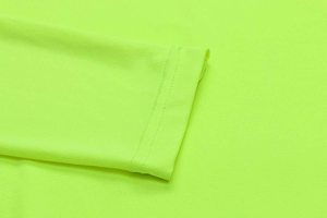 Chemise de compression pour homme disponible en gros, entièrement personnalisable, respirante, confortable et infroissable. - Product Image 4