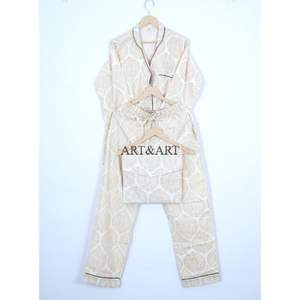 ชุดนอนผ้าฝ้ายพิมพ์ลายดอกไม้สุดฮิตสำหรับผู้หญิง เนื้อผ้านุ่ม ระบายอากาศได้ดี สวมใส่สบาย ชุดนอนสไตล์อินเดียเพื่อการนอนหลับแสนสบายยามค่ำคืน - Product Image 5