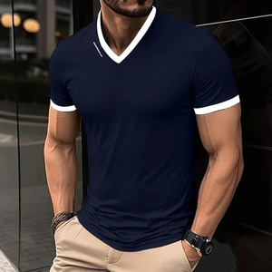 T-shirt à manches courtes pour homme, décontracté et tendance, couleur unie, col en V, avec imprimé lettres, été, polyvalent et confortable - Product Image 1