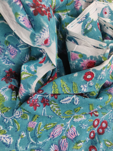 Tela de Algodón Floral con Estampados a Mano Multicolores Vibrantes para Decoración del Hogar, Fundas de Cojines, Costura y Manualidades - Product Image 3