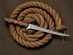 Cuchillo de Filetear Hecho a Mano de Acero de Damasco con Funda de Cuero, Hecho a Medida, Alta Dureza, Extra Afilado, Cuchillo de Pesca con Mango de Madera de Palisandro - Product Image 2