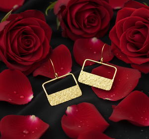 Boucles d'oreilles pendantes rectangulaires en laiton faites à la main, résistantes au ternissement, style bohème géométrique contemporain, bijoux de fête pour femmes - Product Image 3