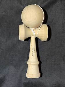 Jouet de bureau Kendama en bois de hêtre massif, jeu de jonglage anti-stress, jouet d'adresse japonais - Macy - Product Image 4