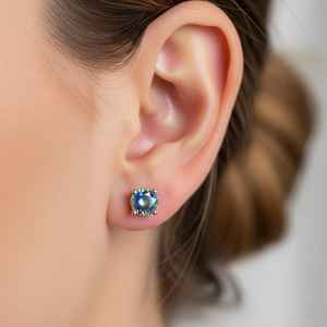 Boucles d'oreilles clous en argent sterling 925, Alexandrite changeante de couleur, pierre de naissance de juin, bijoux minimalistes en pierres précieuses, cadeau - Product Image 4