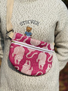 Pochette Cosmétique Rose Matelassée à Bandoulière avec Fermeture Éclair, Trousse de Maquillage Organisateur d'Épaule pour Voyages Quotidiens - Product Image 1
