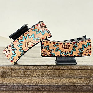 กิ๊บติดผมหนังวัวแท้สำหรับผู้หญิง ประดับดอกไม้สไตล์ตะวันตก ตกแต่งด้วยเทอร์ควอยซ์ งานแฮนด์เมดสุดหรู  เครื่องประดับแฟชั่นสำหรับสุภาพสตรี - Product Image 4