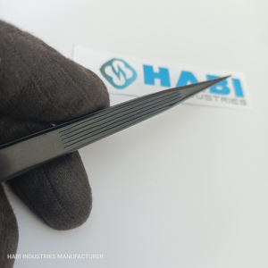 แหนบดึงขนคิ้วปลายเฉียงสแตนเลสสตีลแบบมืออาชีพจาก HABI INDUSTRIES เป็นมิตรกับสิ่งแวดล้อม ป้องกันไฟฟ้าสถิต ใช้ซ้ำได้ ทนทาน - Product Image 3