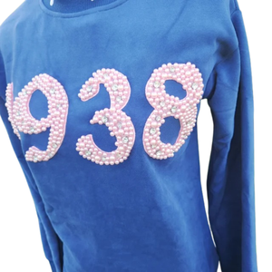 เสื้อสเวตเชิ้ตสีน้ำเงินกรมท่า รุ่นวินเทอร์ 1938 ประดับคริสตัลสีชมพูมุก ดีไซน์ตัวอักษร คอกลม แขนยาว สวมใส่สบาย เป็นมิตรต่อสิ่งแวดล้อม - Product Image 6