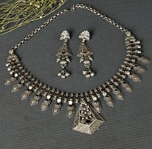 Conjunto de Collar y Pendientes con Aspecto de Plata Oxidada, con Piedra Negra y Pendientes a Juego - Product Image 4