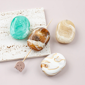 ลูกปัดเรซิ่นรูใหญ่แบบแบน สำหรับงาน DIY ทำสร้อยข้อมือ ชุดว่ายน้ำ ตกแต่งเชือกรองเท้า กระดุมตกแต่ง และอุปกรณ์เสริมต่างๆ - Product Image 4