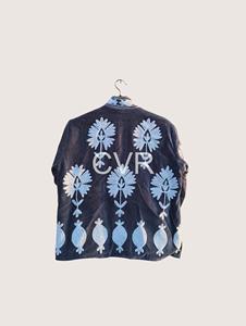 เสื้อแจ็คเก็ตกำมะหยี่สไตล์จีน คอจีน แขนยาว ปักลายดอกไม้ด้วยมือ เสื้อคลุมฤดูใบไม้ร่วง สำหรับผู้ใหญ่ ไซส์พลัส - Product Image 3