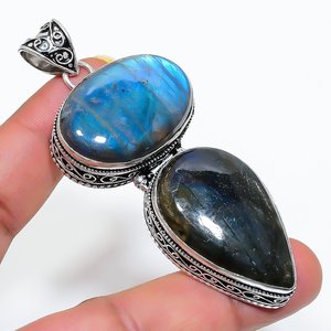 จี้หินลาบราดอไรต์ทำมือ: เครื่องประดับทำมือ - Product Image 1