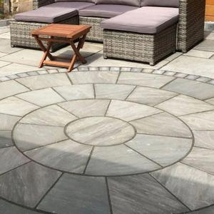 Baldosa de Arenisca Gris Natural Moderna con Patrón Circular, Superficie Flameada para Exteriores, Camino de Jardín para Hotel - Product Image 1