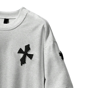 Camiseta de Manga Corta con Cuello Redondo y Estampado en Relieve, Detalle Gráfico de Cruz Negra Texturizada, Estilo Casual Urbano, Secado Rápido y Transpirable - Product Image 3