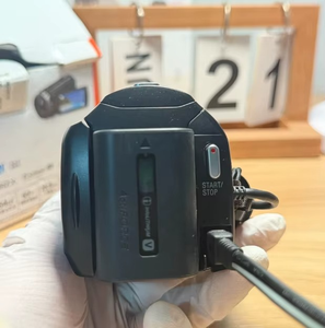 Videocámara HDR-CX610E 90% Nueva con Sensor CMOS Full HD, Wi-Fi y NFC, Zoom Óptico 20x, Proyector Integrado para Vlogging - Product Image 3