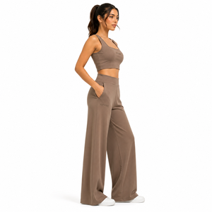 Conjunto de poliéster ecológico de diseño, conjunto holgado de calidad premium, conjunto elegante sin cuello de 2 piezas, conjunto de descanso suave y elástico para mujer - Product Image 2