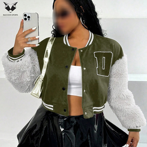 Veste universitaire verte et grise pour femme avec motif graphique lettré, bordure rayée, logo personnalisé et design sur mesure, style baseball universitaire - Product Image 4