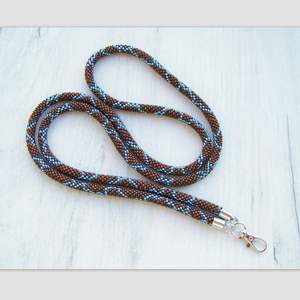 Lanière perlée faite main colorée et élégante pour clés et porte-badge à prix avantageux - Product Image 3