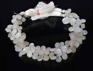 Cuentas de piedra lunar blanca natural facetada en forma de pera de 8x11 mm, cuentas de piedra lunar blanca tipo briolette de 8 pulgadas para la fabricación de joyería. - Product Image 2