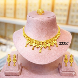 Parure de bijoux en alliage pour femme, style vintage classique, avec broche fleur, boucles d'oreilles et collier, en or 24K de Dubaï, idéale pour un anniversaire, cadeau tendance - Product Image 1