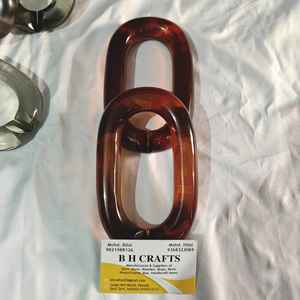 Decoración de Pared Moderna de Resina Acrílica con Eslabones de Cadena Pintados a Mano con Tema de Amor, Ecológica, Color Personalizado - Product Image 3