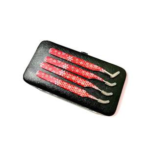 Juego de Pinzas Quirúrgicas de Precisión Morje para Pestañas, Diseño de Copo de Nieve Rojo, Acero Inoxidable, 4 Piezas, Estuche Negro, Puntas Dentadas/Serradas, 10 mm - Product Image 3
