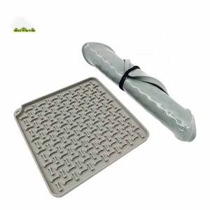 Alfombrilla de silicona para lamer de grado industrial certificado para higiene bucal, con patrón personalizado y diseño OEM, herramienta para comer lentamente - Product Image 1