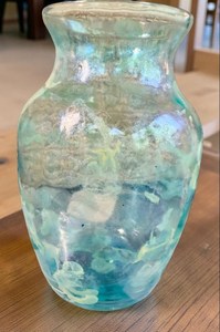 Jarrón de Tinta de Alcohol Azul y Blanco Hecho a Mano con Acabado de Resina, Decoración Costera Moderna - Jarrón Artístico de 7 Pulgadas para Regalo - Product Image 3
