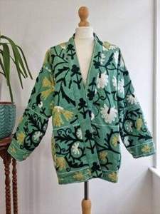 Veste Suzani vert menthe avec broderie multicolore, manteau floral bohème artisanal, vêtements d'extérieur pour femmes - Product Image 3